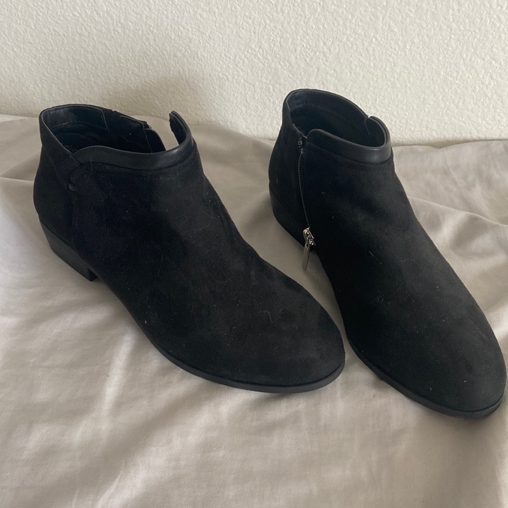 Size 8 1/2 zip up ankle boots